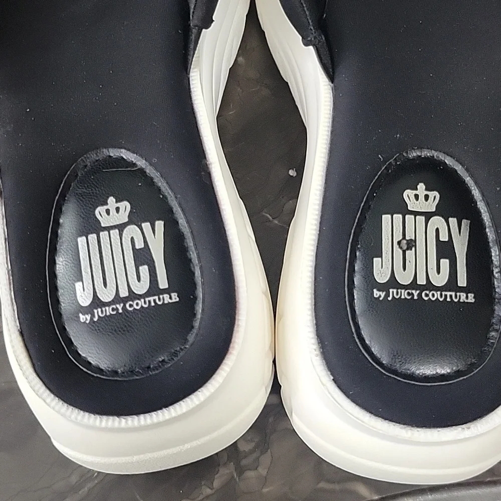 Juicy Couture Black and White Logo Slides - Picture 5 of 7